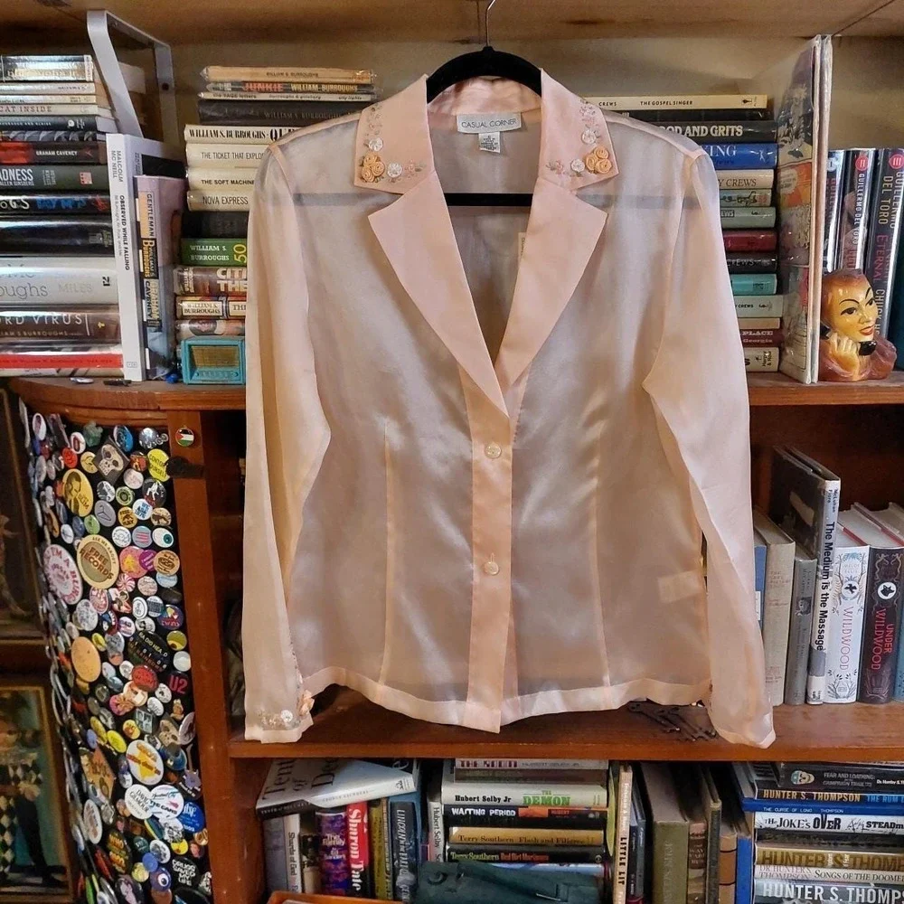 Vintage 100% silk baby pink jacket style top with floral details